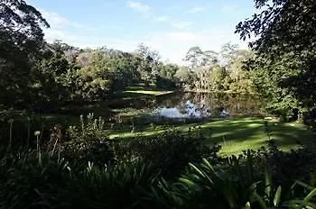Montville Country Cabins 3*,
